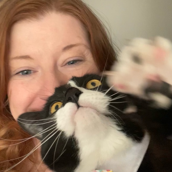 Meet your Posher, Candice - Picture 2 of 2